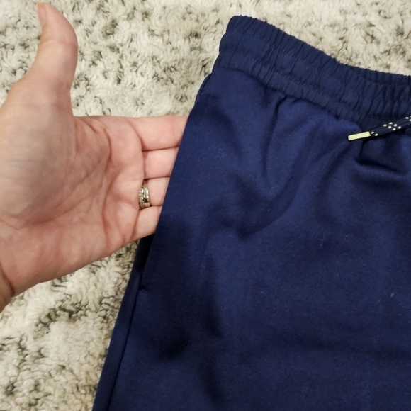 Lands' End SZ Med Navy Blue Pull On Skinny Track Pants W/Hip Pockets & Cargo - Picture 7 of 11